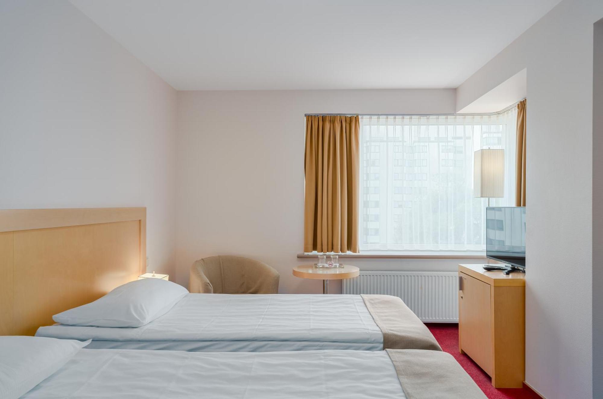 Riga Islande Hotel With Free Parking Extérieur photo